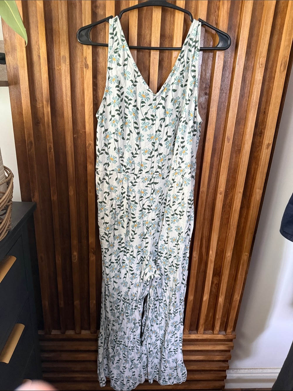 DIP 100% Linen Blend Cropped Wide Leg Jumpsuit. Size 10